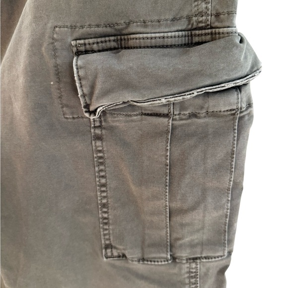 American Eagle Outfitters Men's Green Cargo Pants - Picture 2 of 6